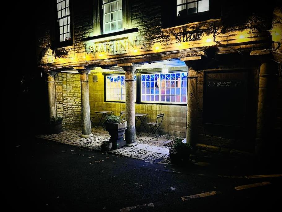 Bear Inn - Bisley Bisley  Kültér fotó