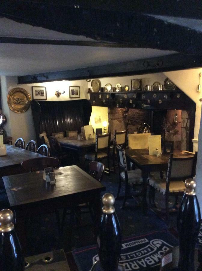 Bear Inn - Bisley Bisley  Kültér fotó
