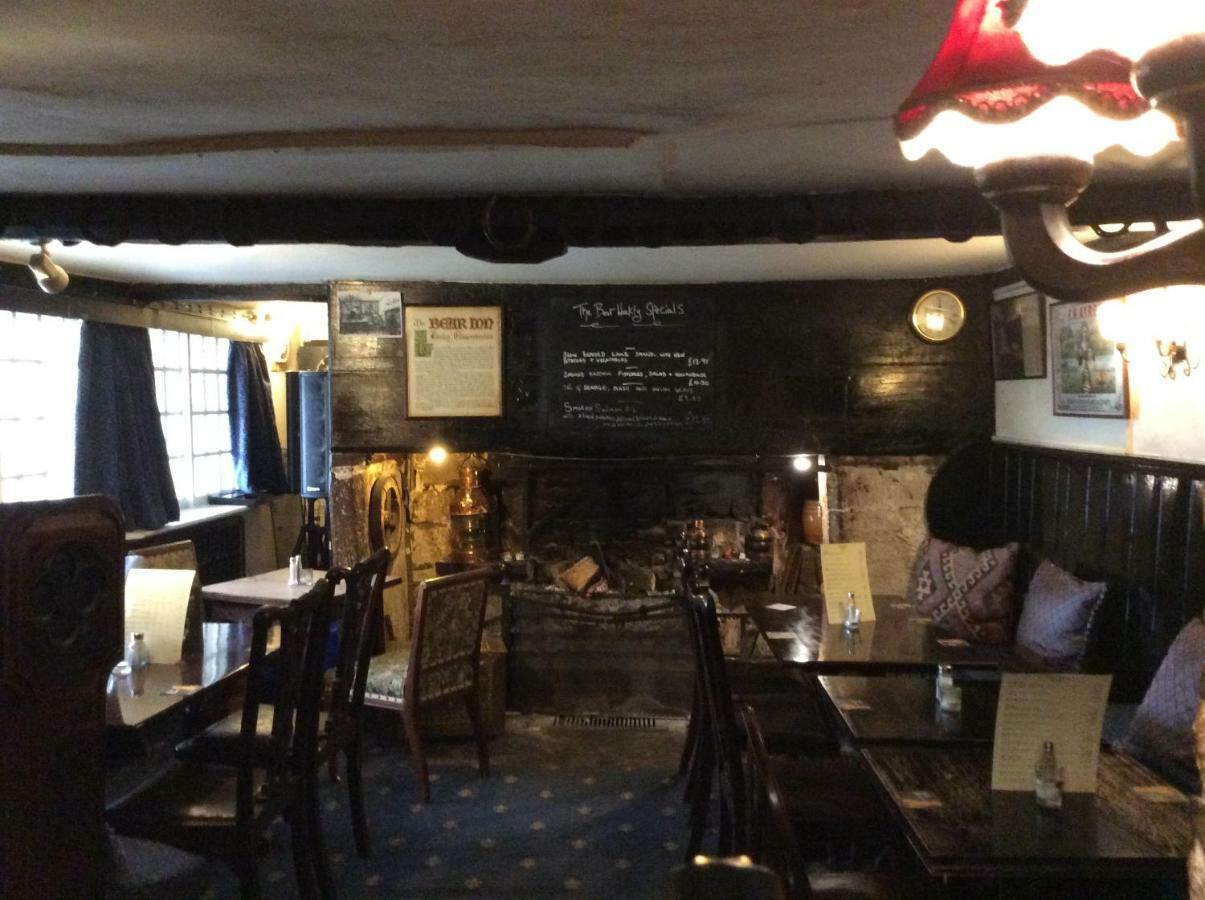 Bear Inn - Bisley Bisley  Kültér fotó