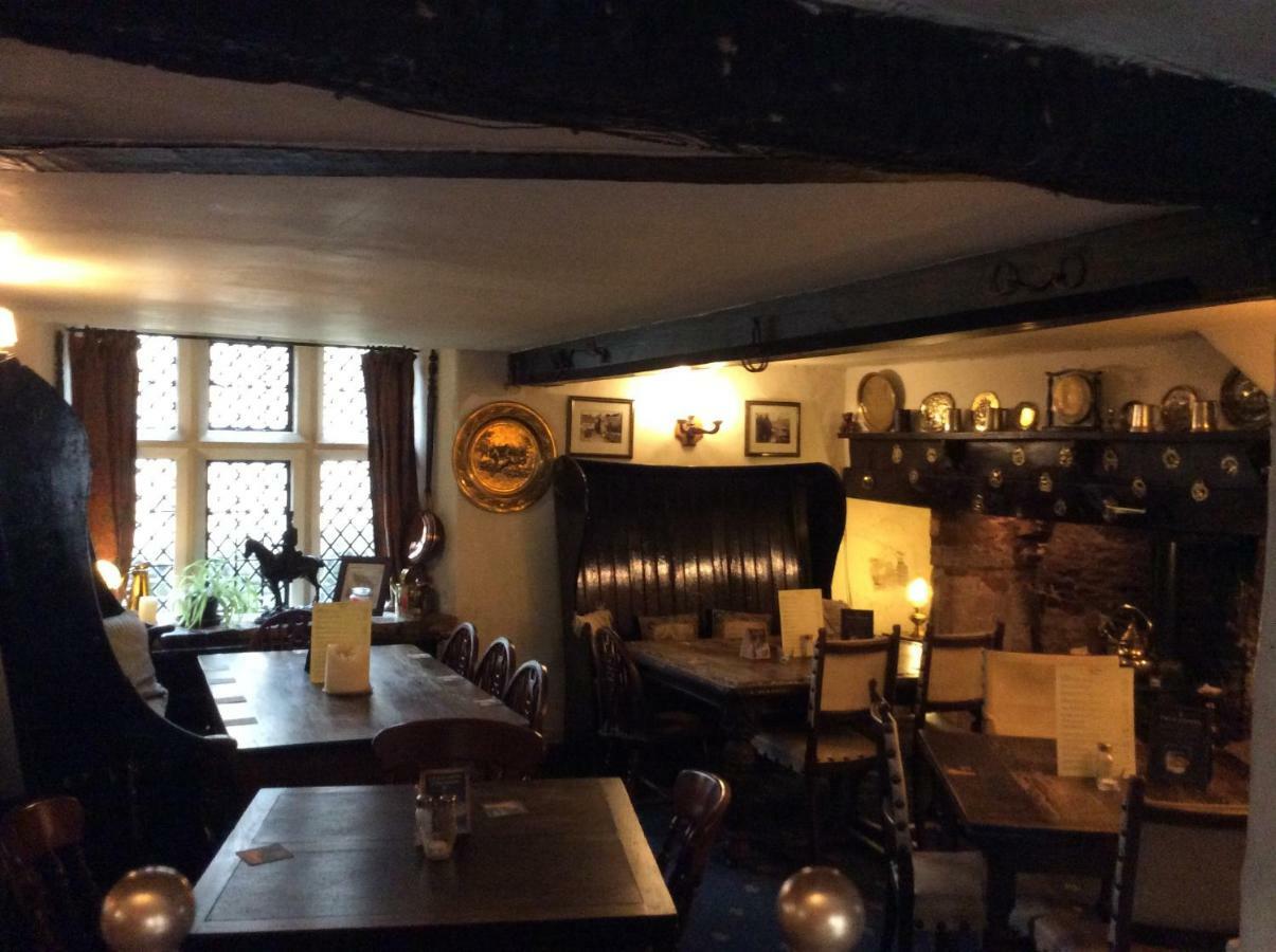 Bear Inn - Bisley Bisley  Kültér fotó